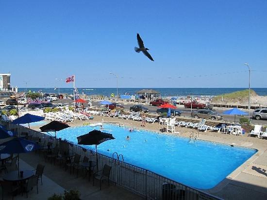 Acropolis Bar & Restaurant